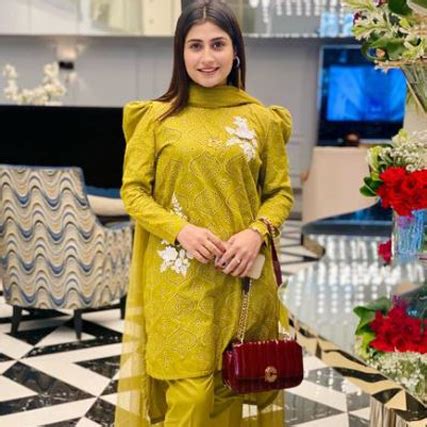 zoi hashmi|Zoi Hashmi official